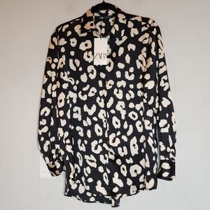 NWT Zara Satin Long Sleeve Button Down Top Leopard Cheetah Black Ivory Small